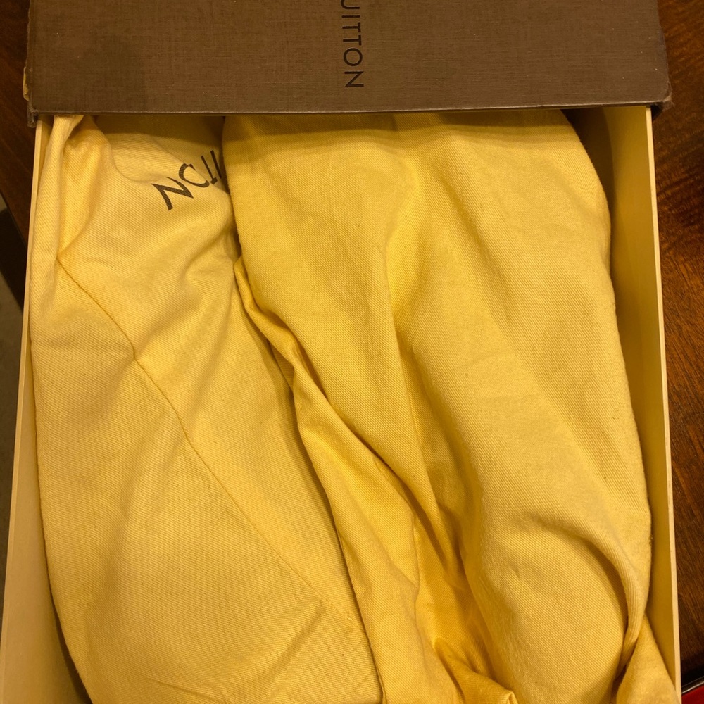 Louis Vuitton high top sneakers - Picture 8 of 8